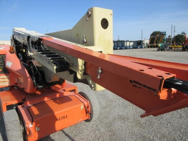 2017 JLG E400AJPN-8