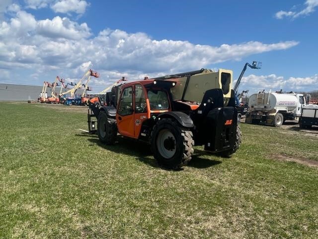 2018 JLG 1255-8