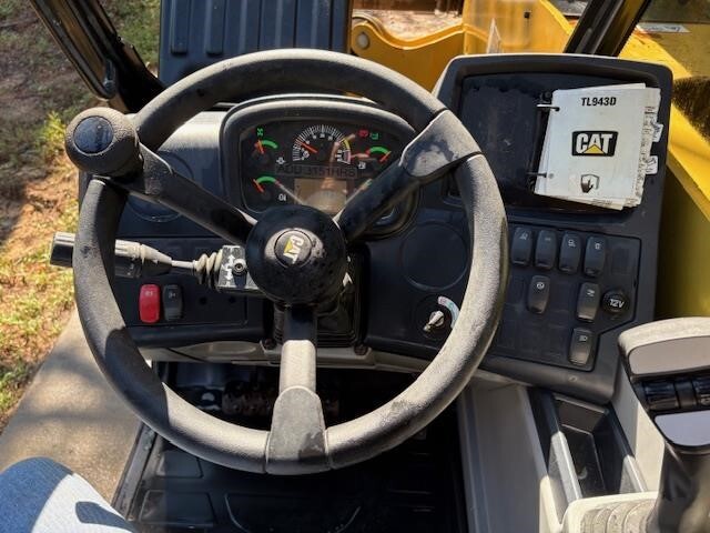 2018 CAT TL943D-12