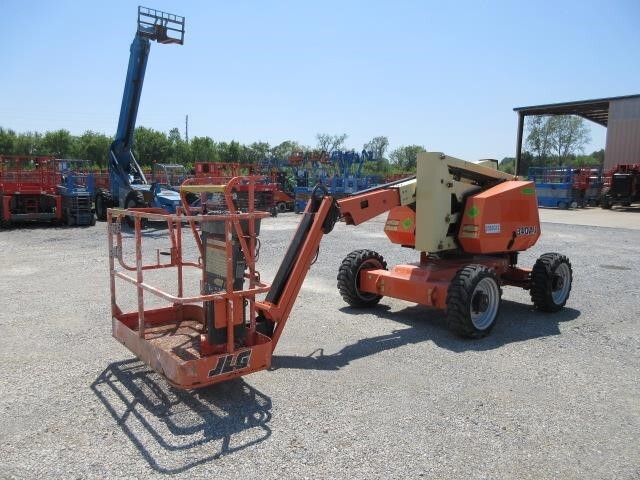2018 JLG 340AJ
