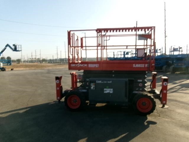 2018 Skyjack SJ-6832RT-1