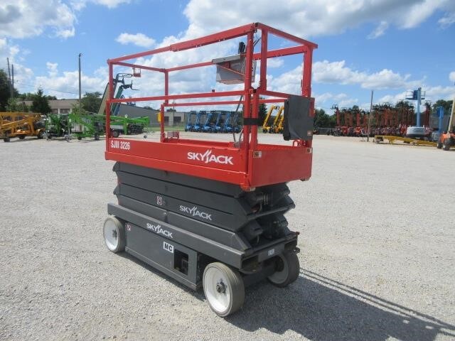 2017 Skyjack SJ3226-2
