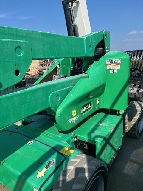 2015 JLG E450AJ-4