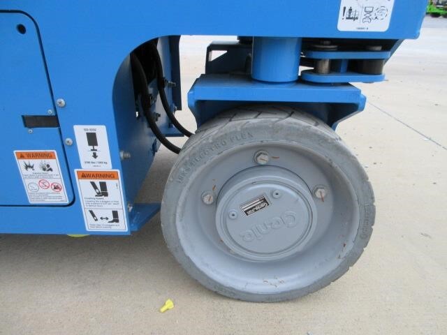 2023 Genie GS-3232-8