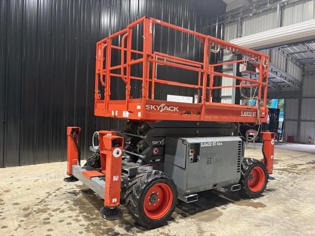 2018 Skyjack SJ-6832RT-2