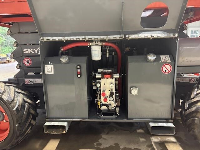 2018 Skyjack SJ-6832RT-10