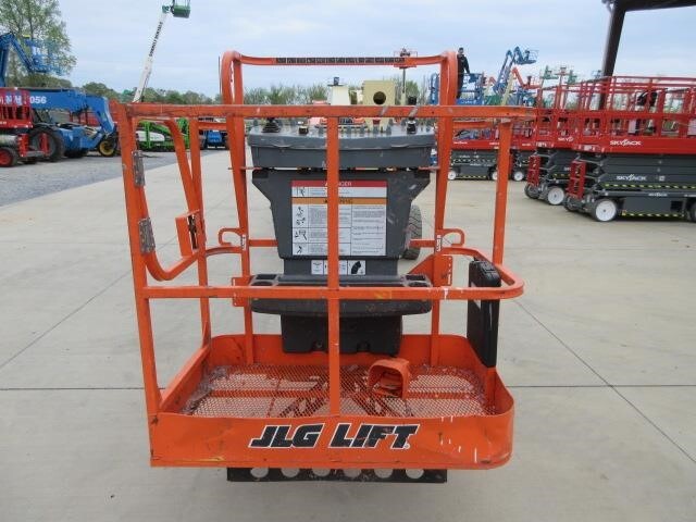 2017 JLG E400AJPN-5
