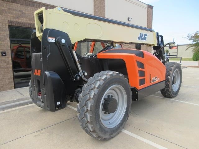 2025 JLG 943-6