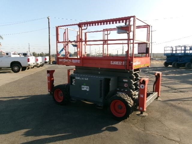 2018 Skyjack SJ-6832RT-6