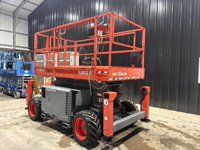 2018 Skyjack SJ-6832RT-8