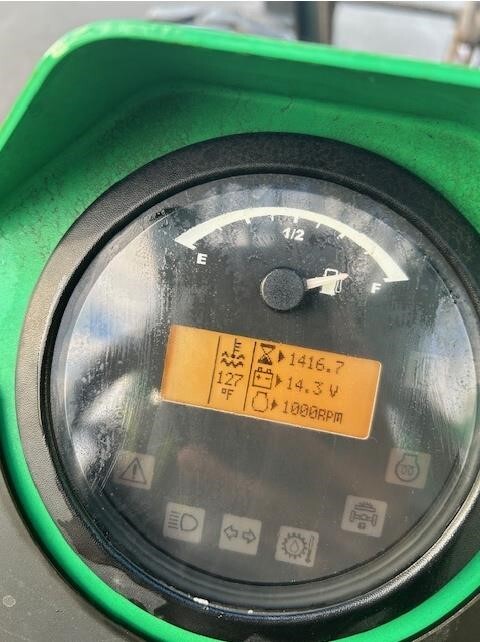 2017 SkyTrak 10042-8