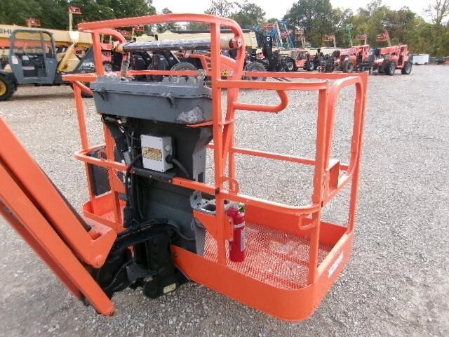 2017 JLG 450AJ-8