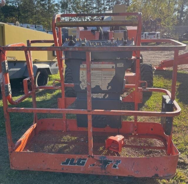 2018 JLG 340AJ-2