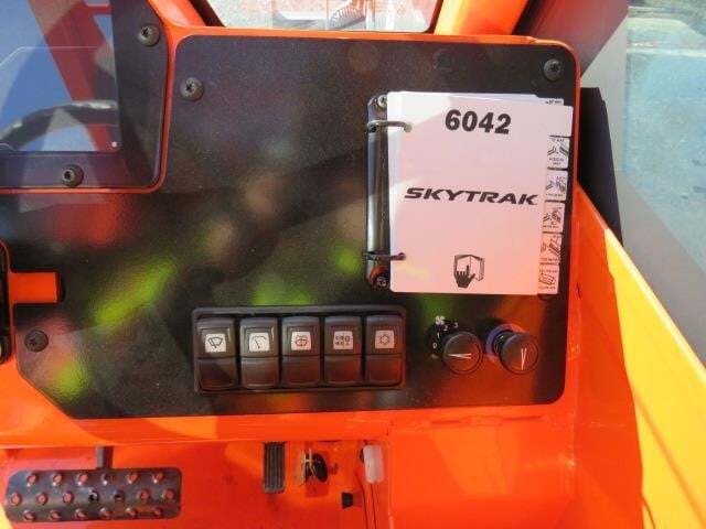 2025 SkyTrak 6042-21
