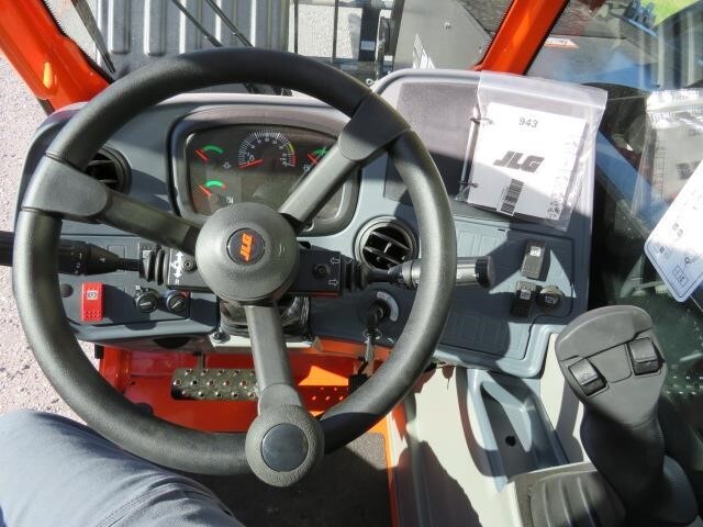2025 JLG 943-20