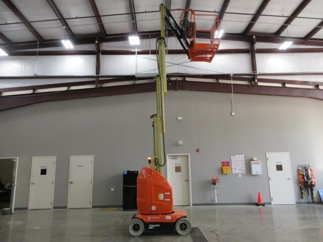 2025 JLG Toucan 26E-17