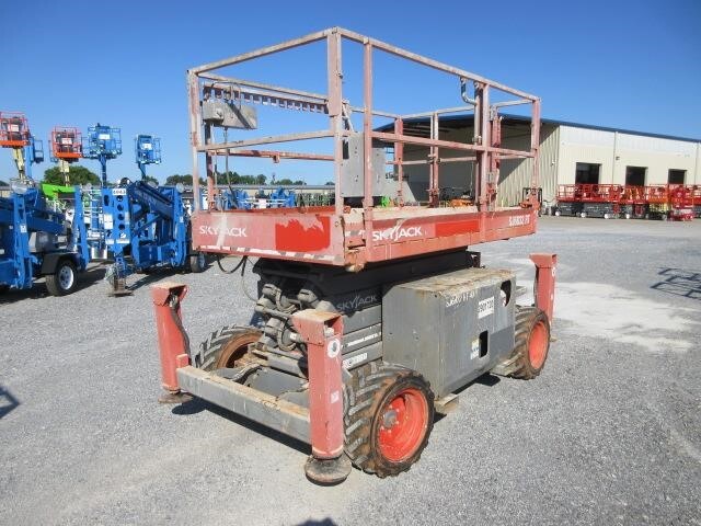 2018 Skyjack SJ-6826RT