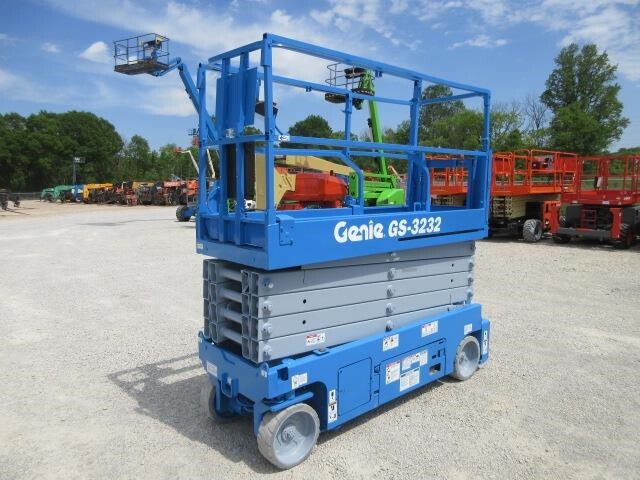 2017 Genie GS-3232