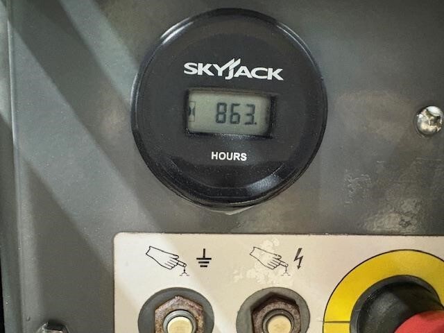 2018 Skyjack SJ-6832RT-15