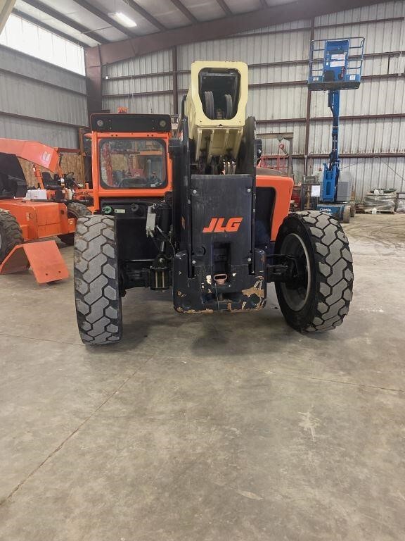 2021 JLG 742-2
