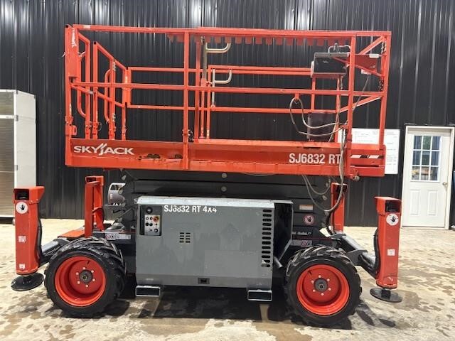 2018 Skyjack SJ-6832RT