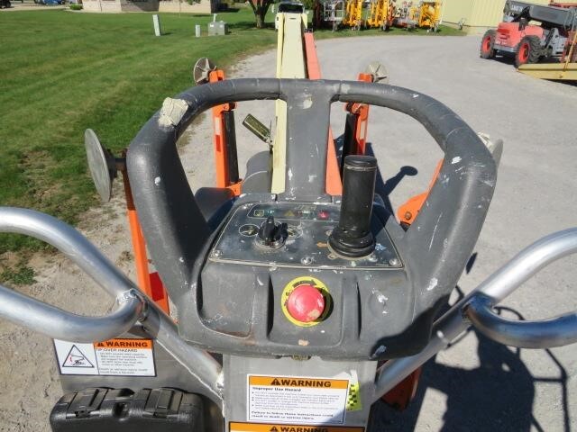 2018 JLG T350-10