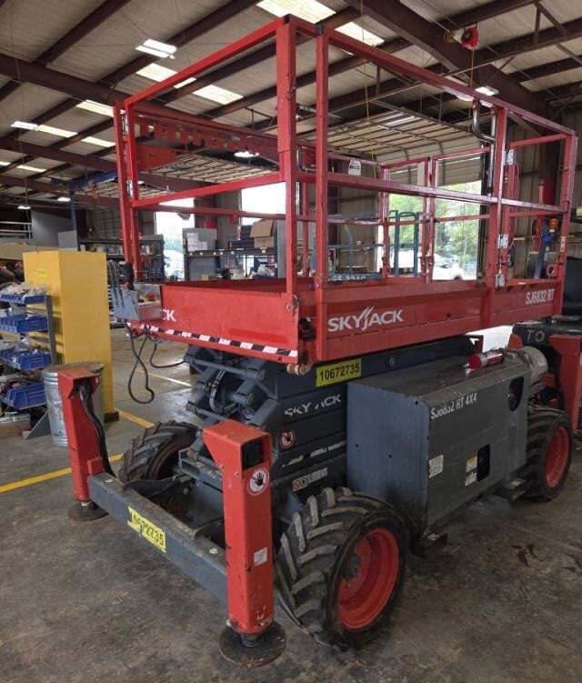 2017 Skyjack SJ-6832RT-3