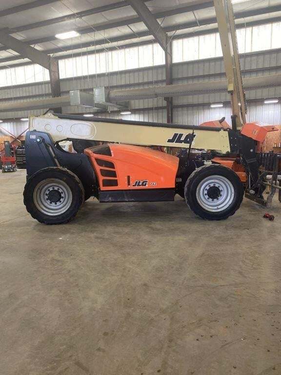 2021 JLG 742-3