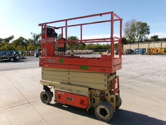 2019 JLG 2632ES-4