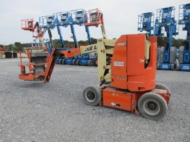 2015 JLG E300AJP-4
