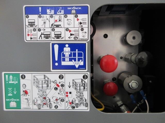 2025 Skyjack SJ-6832RT-26