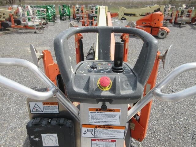2018 JLG T350-8