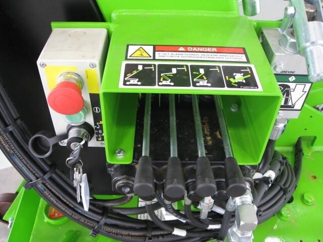 2025 Niftylift TD34T-14