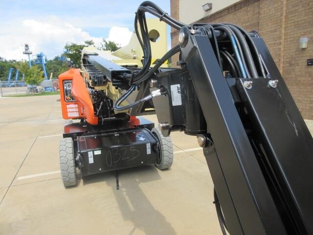 2025 JLG E400AJPN-12