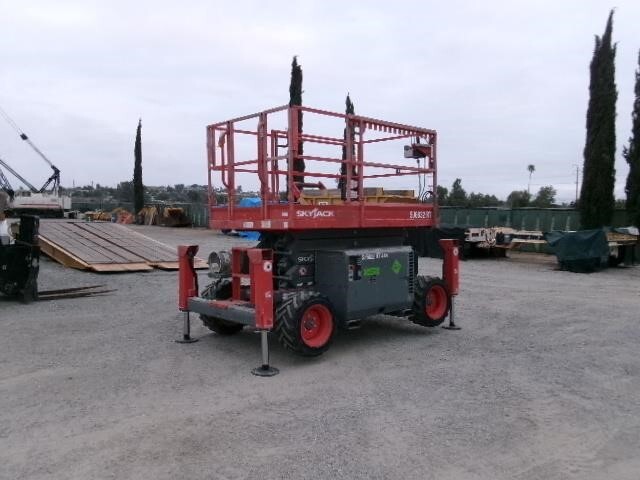 2018 Skyjack SJ-6832RT-3