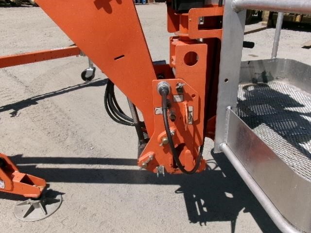 2018 JLG T350-17