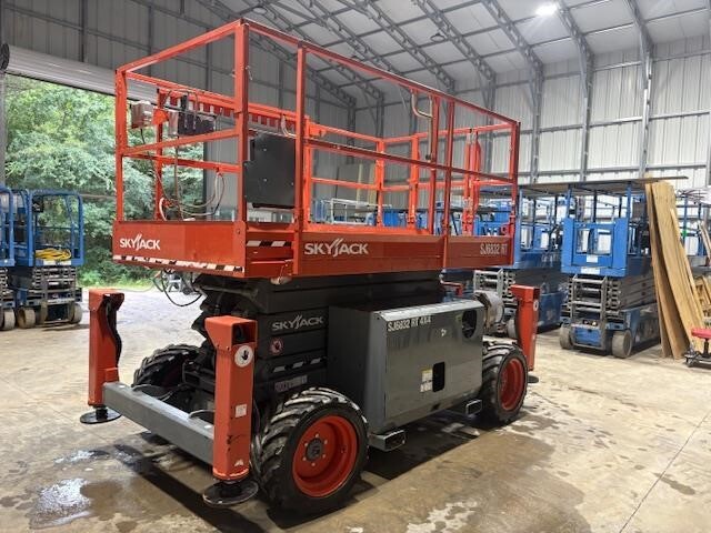 2018 Skyjack SJ-6832RT-6