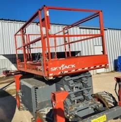 2017 Skyjack SJ-6832RT-4