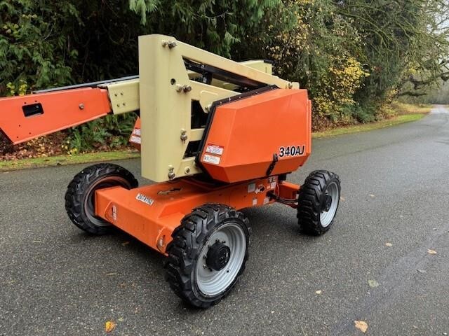 2018 JLG 340AJ-2