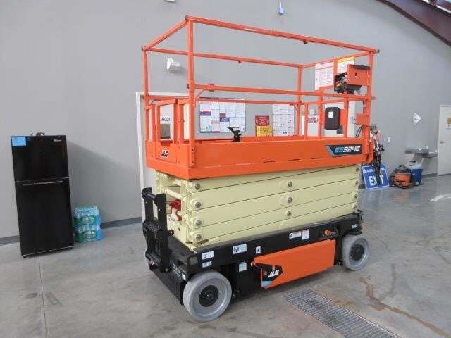 2025 JLG 3246-4