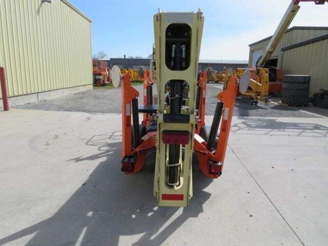 2018 JLG T350-7