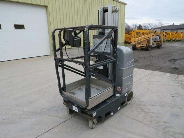 2017 JLG 20MVL-8