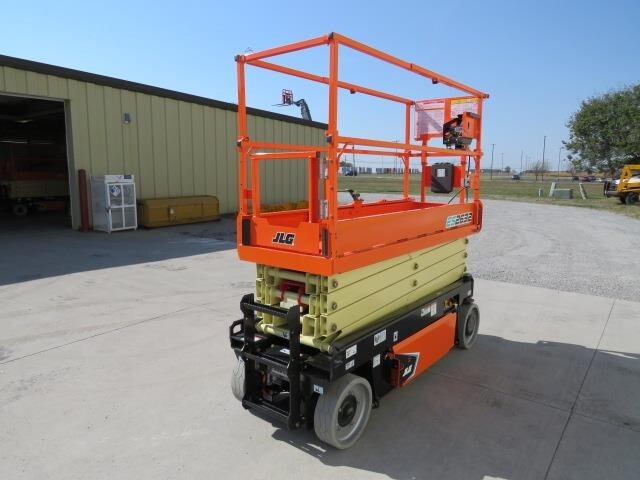 2025 JLG ES2632-4