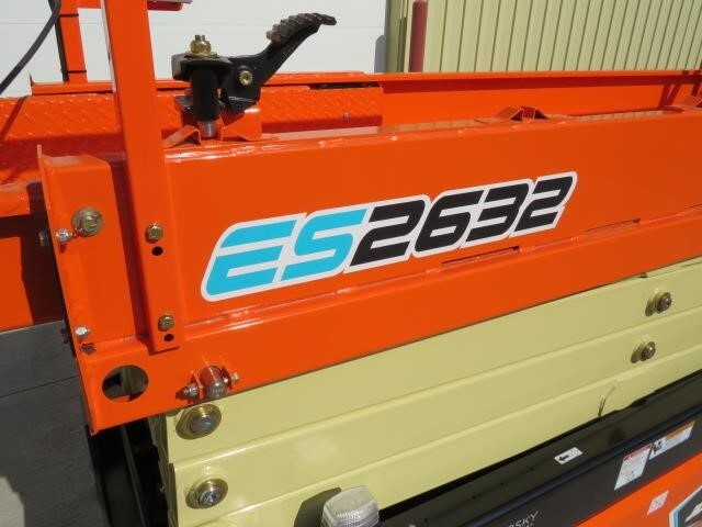 2025 JLG ES2632-20