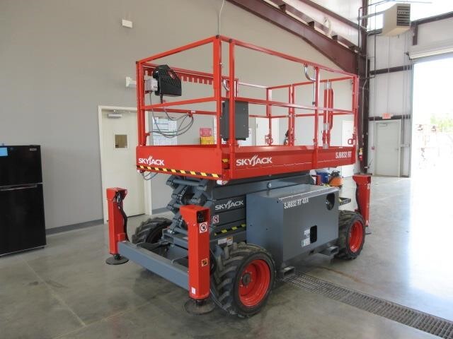 2025 Skyjack SJ-6832RT-2