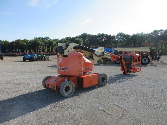 2017 JLG E400AJPN-3