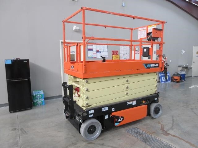 2025 JLG 3246-4
