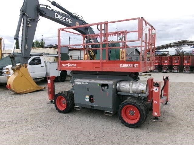 2018 Skyjack SJ-6832RT-6
