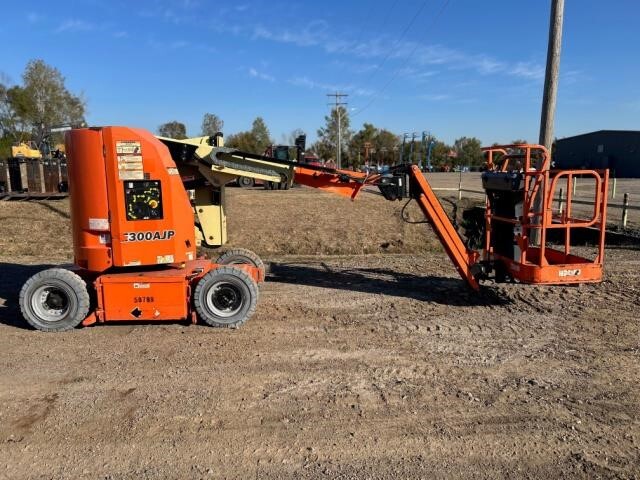 2018 JLG E300AJP-3