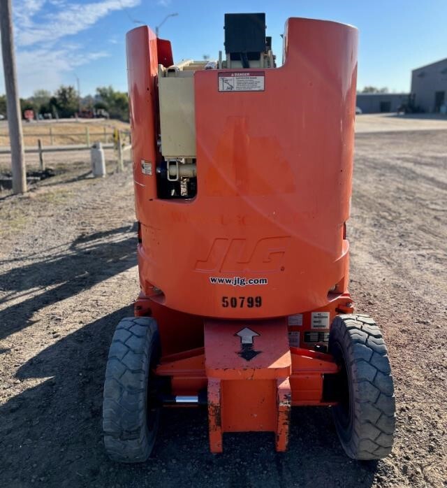 2018 JLG E300AJP-4